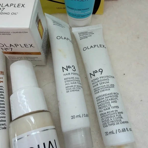 Elegant Ulta Purple Velvet Makeup Bag with 21 New Products - Picture 6 of 16